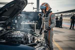 Devenir pilote automobile sans argent : est-ce possible ?